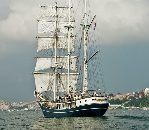 thalassa yacht whitsundays